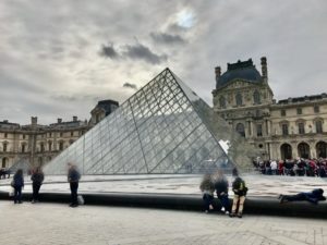 第48回めざせ！ルーヴルこども絵画コンクール 全国審査 最優秀賞 優秀賞 佳作 努力賞 名古屋展覧会 住友生命名古屋ビル 三重 桑名地区 表彰式 展覧会 こども絵画教室　ワールドキッズ絵画　三重　サンシティ星川　あさけプラザ　桑名　四日市　鈴鹿　愛知　名古屋　絵画コンクール　デッサン　水彩デッサン　絵画コンクール多数受賞